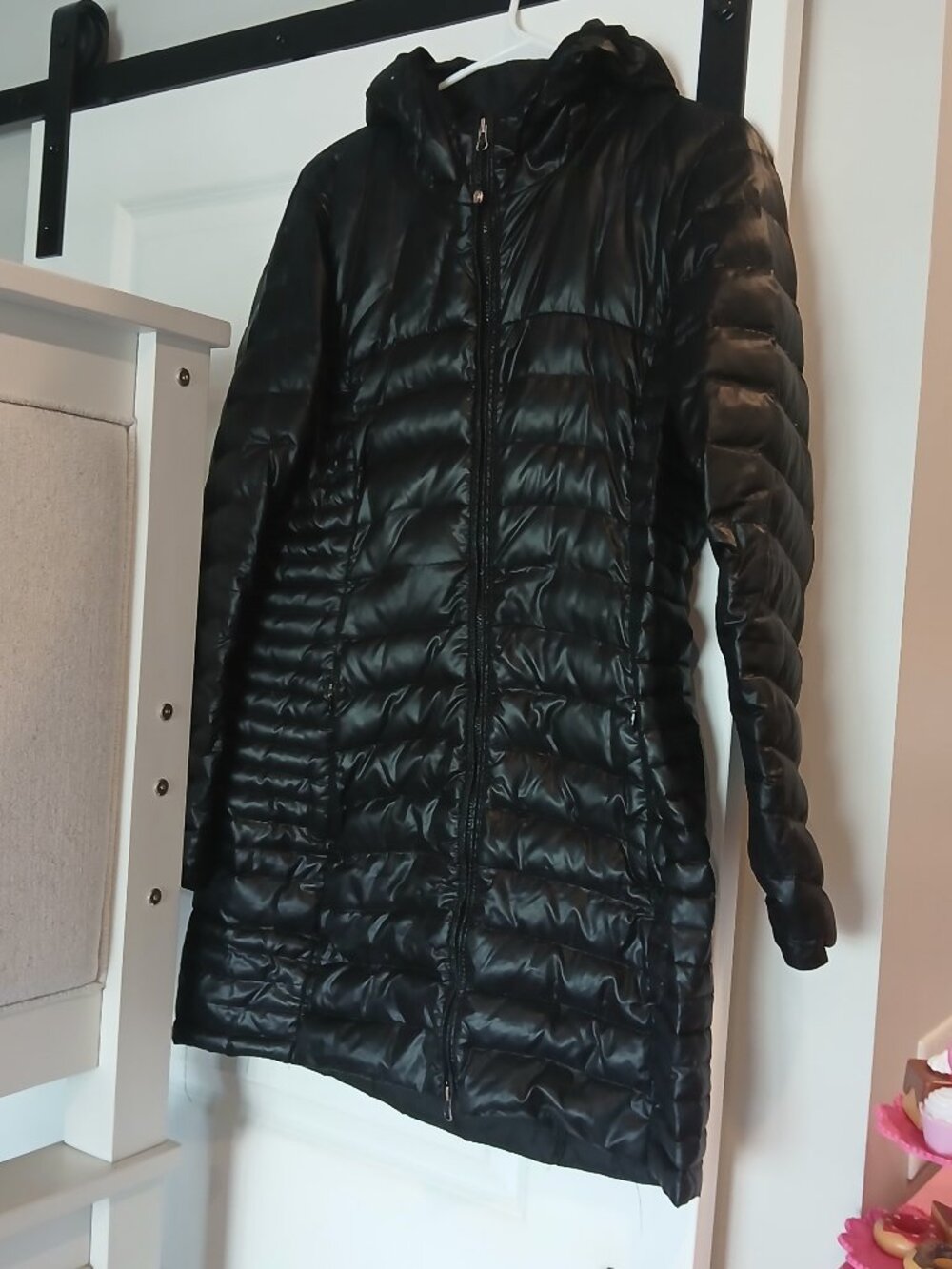GREAT Women's Shiney Black Large Eddie Bauer Puffer Coat
